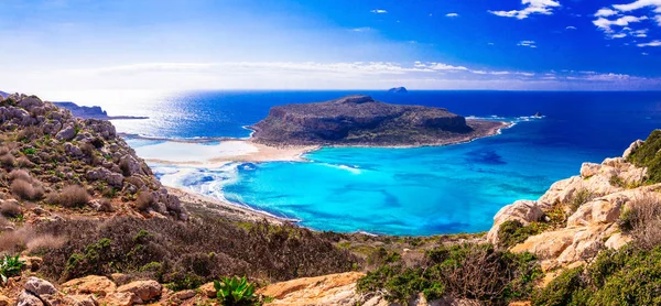 Incrível bela Grécia - Baía de Balos com águas azul-turquesa. Ilha de Creta . — Fotografia de Stock