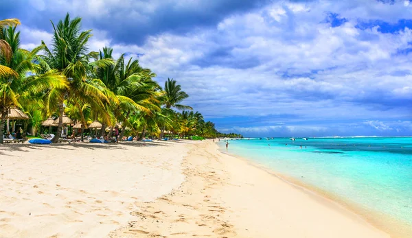 White sandy beaches of exotic Mauritius island — Stock Photo, Image