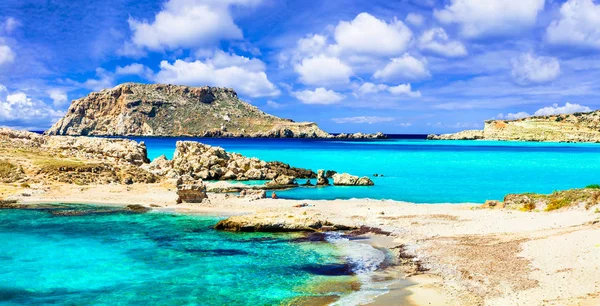 Praias mais bonitas da Grécia - Lefkos, na ilha de Karpathos — Fotografia de Stock