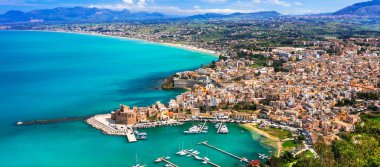 Castellammare del Golfo - Sicilya güzel kıyı kenti. İtalya.