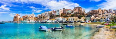 Castellammare del Golfo - Sicilya güzel kıyı kenti. İtalya.