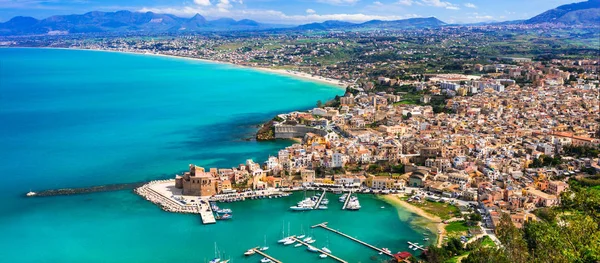 Castellammare del Golfo - hermosa ciudad costera en Sicilia. Italia . —  Fotos de Stock