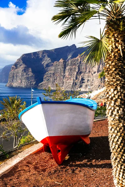 Teneriffa semester - vackra Los Gigantes. Kanarieöarna — Stockfoto