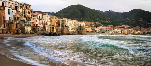 Old coastal town Cefalu in Sicily. Italy. — Stock Photo, Image