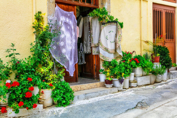Традиционные деревни Кипра с кружевными мастерскими, Omodus
.