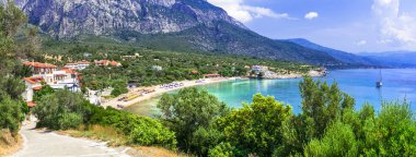 Güzel Samos Adası, pitoresk Limnionas Körfezi. Yunanistan