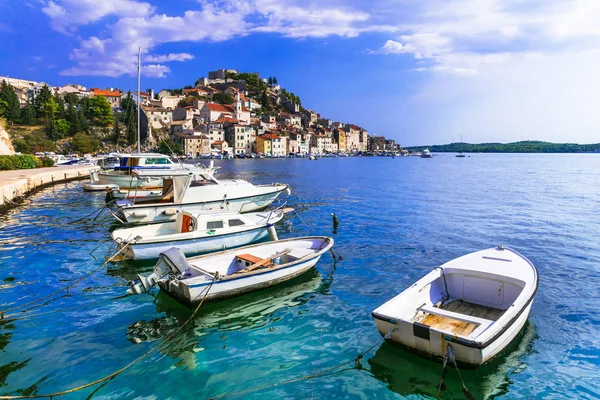 Beautiful places of Croatia - magnifiicent medieval coastal town Sebenik. — Stock Photo, Image