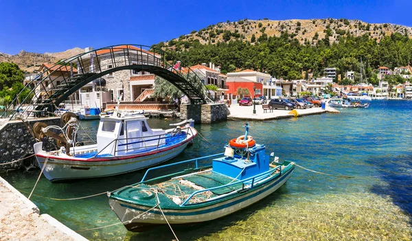 Grécia tradicional autêntica - traditionla pesca aldeia velha Lagkada, ilha de Chios . — Fotografia de Stock