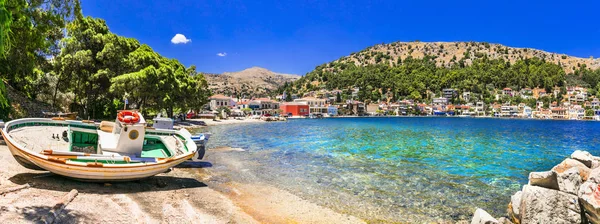 Manzaralı Chios Adası - eski bir balıkçı köyü Lagkada. Yunanistan. — Stok fotoğraf