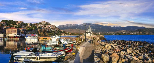 Niesamowita seria Grecja - Piękne krajobrazy wyspy Lesvos. Stare miasto Molyvos. — Zdjęcie stockowe
