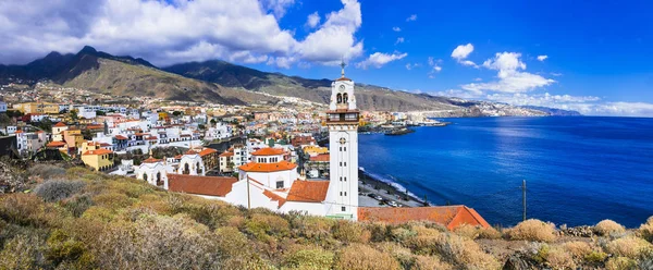 Cestování a památky Tenerife - město Candelaria se slavnou katedrálou. — Stock fotografie