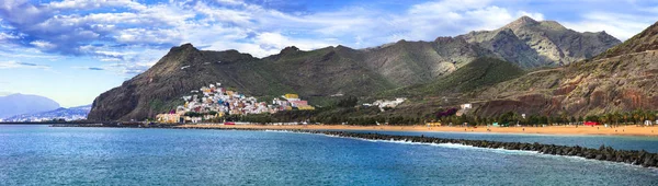Vulkanische Insel Teneriffa - schöner Strand Las Teresitas. — Stockfoto