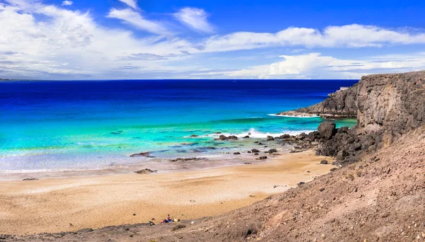 Best beaches of Fuerteventura island - deserted El Cotillo in northern. — Stock Photo, Image