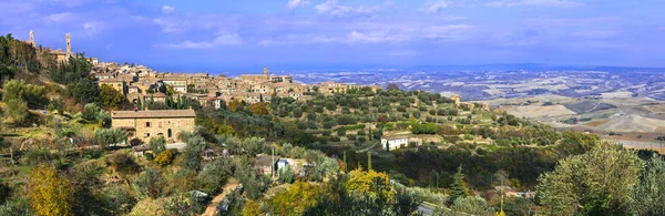 Medeltida Montalcino stad i hjärtat av Italien. Toscana, — Stockfoto
