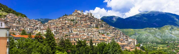 Italiens vackraste medeltida byar (borgo) - byn Morano Calabro, Kalabrien. — Stockfoto