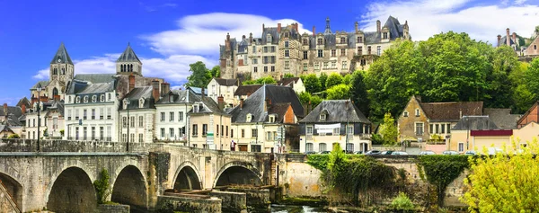 Viajes y monumentos de Francia- ciudad medieval pictórica Saint-Aignan . —  Fotos de Stock