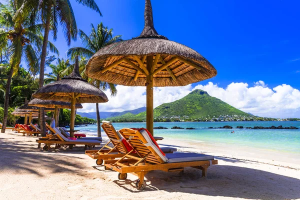 Paisaje de playa tropical. vacaciones en la isla paradisíaca Mauricio , —  Fotos de Stock