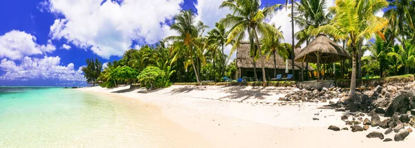 Fuga tropical perfeita - deslumbrante ilha Maurícia com ótimas praias . — Fotografia de Stock