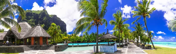 Férias tropicais exóticas na ilha Maurícia. Montanha Le Morne . — Fotografia de Stock