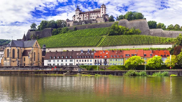 Prachtige middeleeuwse stad Wurzburg - beroemde "Romantische weg" . — Stockfoto