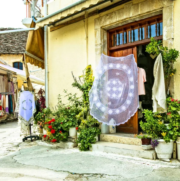 塞浦路斯传统的典型村庄 有花边作坊 Omodos — 图库照片
