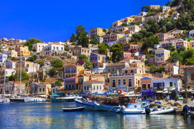 Yunanistan 'a Seyahat - Dodekanca renkli ada Simi (Symi).