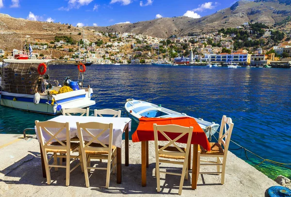 Yunanistan Geleneksel Balık Tavernaları Restoranlar Simi Symi Adası — Stok fotoğraf