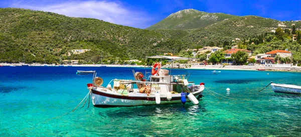 Cestování Řecka Ostrov Lefkad Ionian Malebná Malá Rybářská Vesnice — Stock fotografie