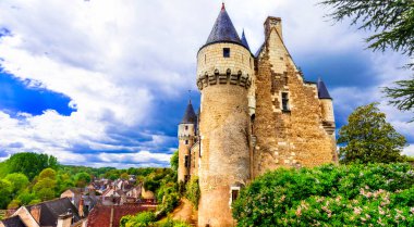 Fransa turizmi ve seyahati. Güzel kaleler ve Loire Vadisi 'nin ortaçağ köyleri - Montresor Şatosu.
