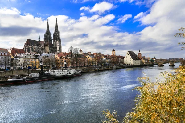 Όμορφη Μεσαιωνική Πόλη Regensburg Πάνω Από Τον Ποταμό Δούναβη Ορόσημα — Φωτογραφία Αρχείου