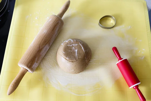 Preparação de pão de gengibre caseiro — Fotografia de Stock