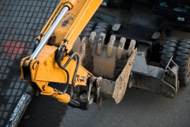 Kova hidrokazıcı çalışıyor