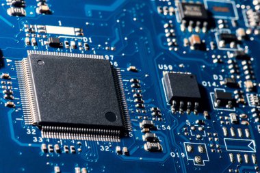 Yakın çekim bir mikroçip