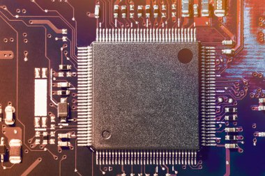 Yakın çekim bir mikroçip