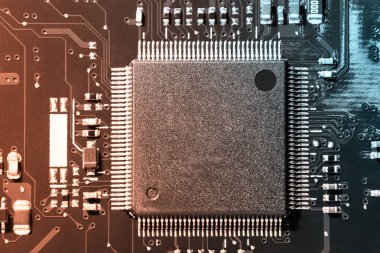 Yakın çekim bir mikroçip