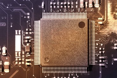 Yakın çekim bir mikroçip