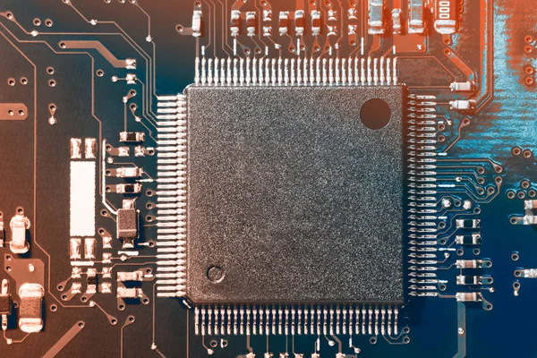 Yakın çekim bir mikroçip