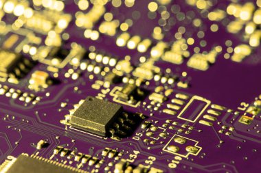 Yakın çekim bir mikroçip