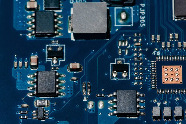 Placa de circuito electrónico con procesador, primer plano — Foto de Stock