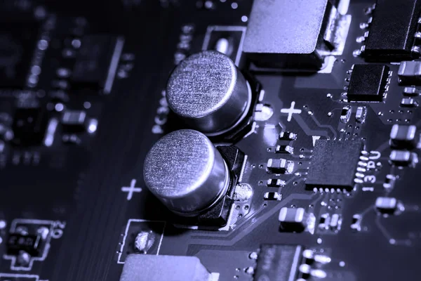 Placa de circuito eletrônico com processador, de perto — Fotografia de Stock