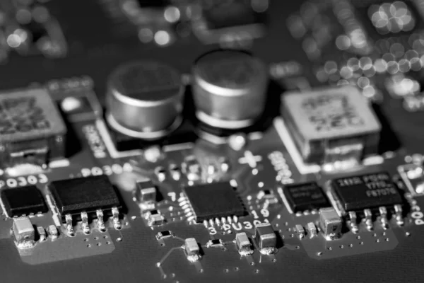 Elektronische printplaat met processor, close up — Stockfoto