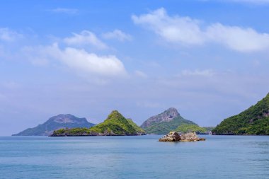 Tayland, Surat Thani Eyaleti, Tayland 'da Koh Samui yakınlarındaki Ang Tanga Ulusal Deniz Parkı manzarası.