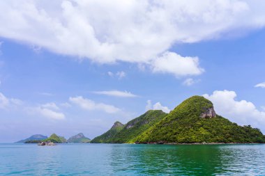 Tayland, Surat Thani Eyaleti, Tayland 'da Koh Samui yakınlarındaki Ang Tanga Ulusal Deniz Parkı manzarası.