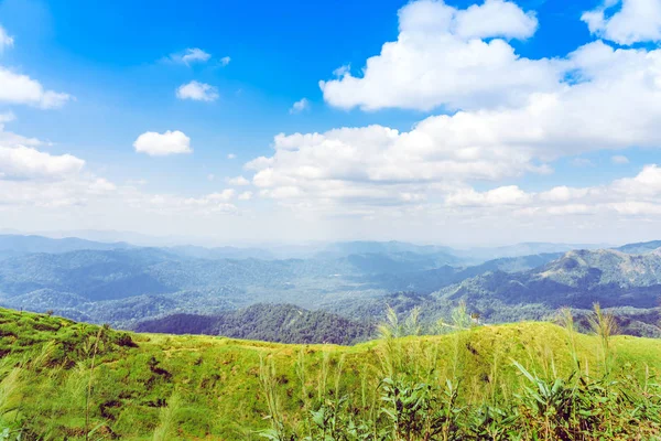 Beau point de vue de Elephant Hills View Point ou "Nern Chang Suek", Pilok, sur la montagne à l'ouest de Thaïlande, frontière Thaïlande-Myanmar à Thongphaphum Kanchanaburi, Thaïlande — Photo