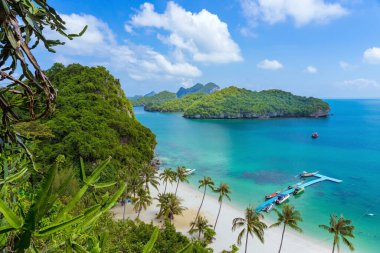 Tayland, Surat Thani Eyaleti, Tayland 'da Koh Samui yakınlarındaki Ang Tanga Ulusal Deniz Parkı manzarası.