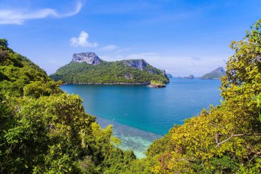 Tayland, Surat Thani Eyaleti, Tayland 'da Koh Samui yakınlarındaki Ang Tanga Ulusal Deniz Parkı manzarası.