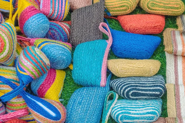 Feche Até Vintage Artesanato Sacos Coloridos Por Fio Para Venda — Fotografia de Stock