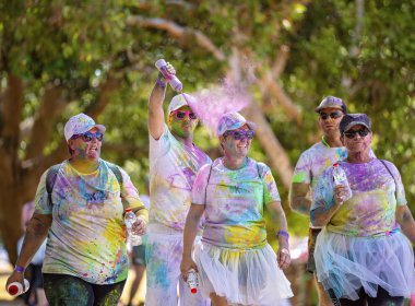 Açık Hava Yardım Rengi Koşuya Katılımcı