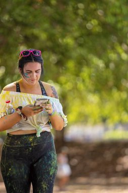 Açık Hava Yardım Rengi Koşuya Katılımcı