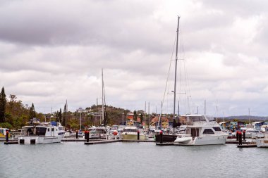 Marina'da Demirli Eğlence Tekneleri